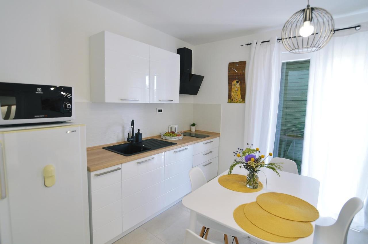 Sunshine Apartment *
